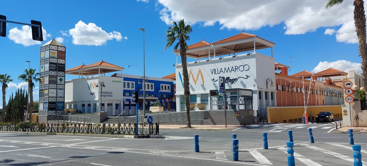 Fachada C.C. Villa Marco Village, El Campello